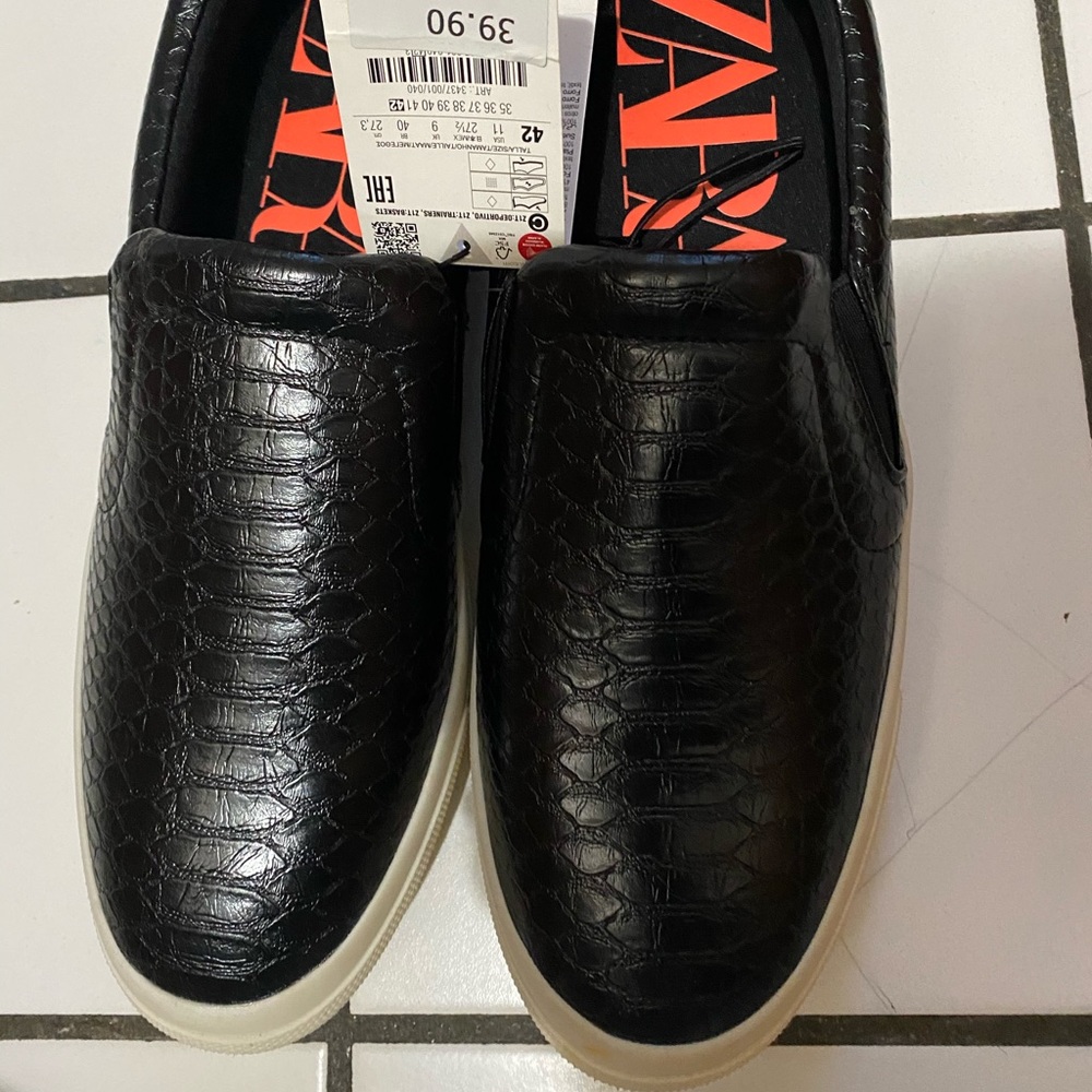 Zara women Loafers & Slip-Ons